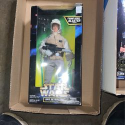 Kenner 1997 Star Wars Luke Skywalker in Hoth Gear 12” Fire Rebel Blaster NEW