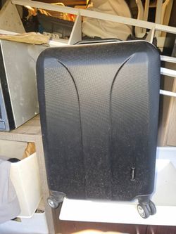 Black Hard Shell Spinner Luggage Suitcase.. legal size carry-on the price firm
