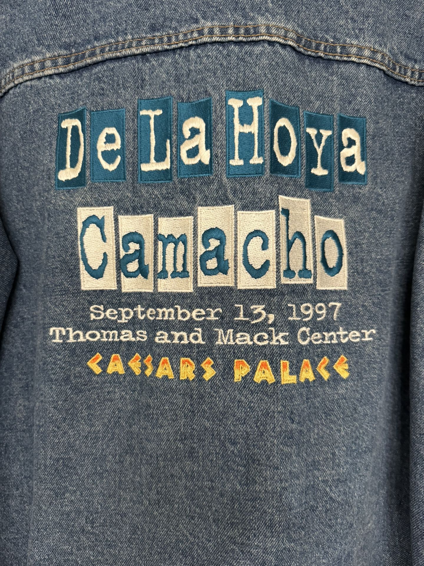 Vintage De La Hoya vs Camacho Denim Jacket Mens X-Large Blue Caesars Palace 1997