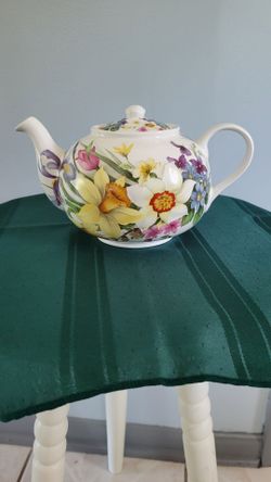 St. George  Tea Pot