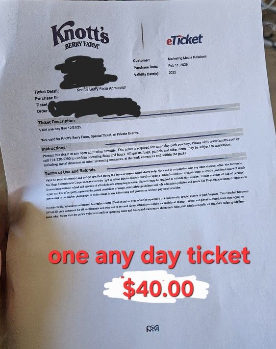 Knott's Berry Farm Ticket