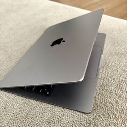 MacBook Air M2 2022