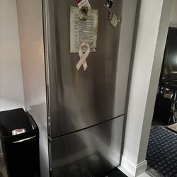 1 Year Old Refrigerator Like New 