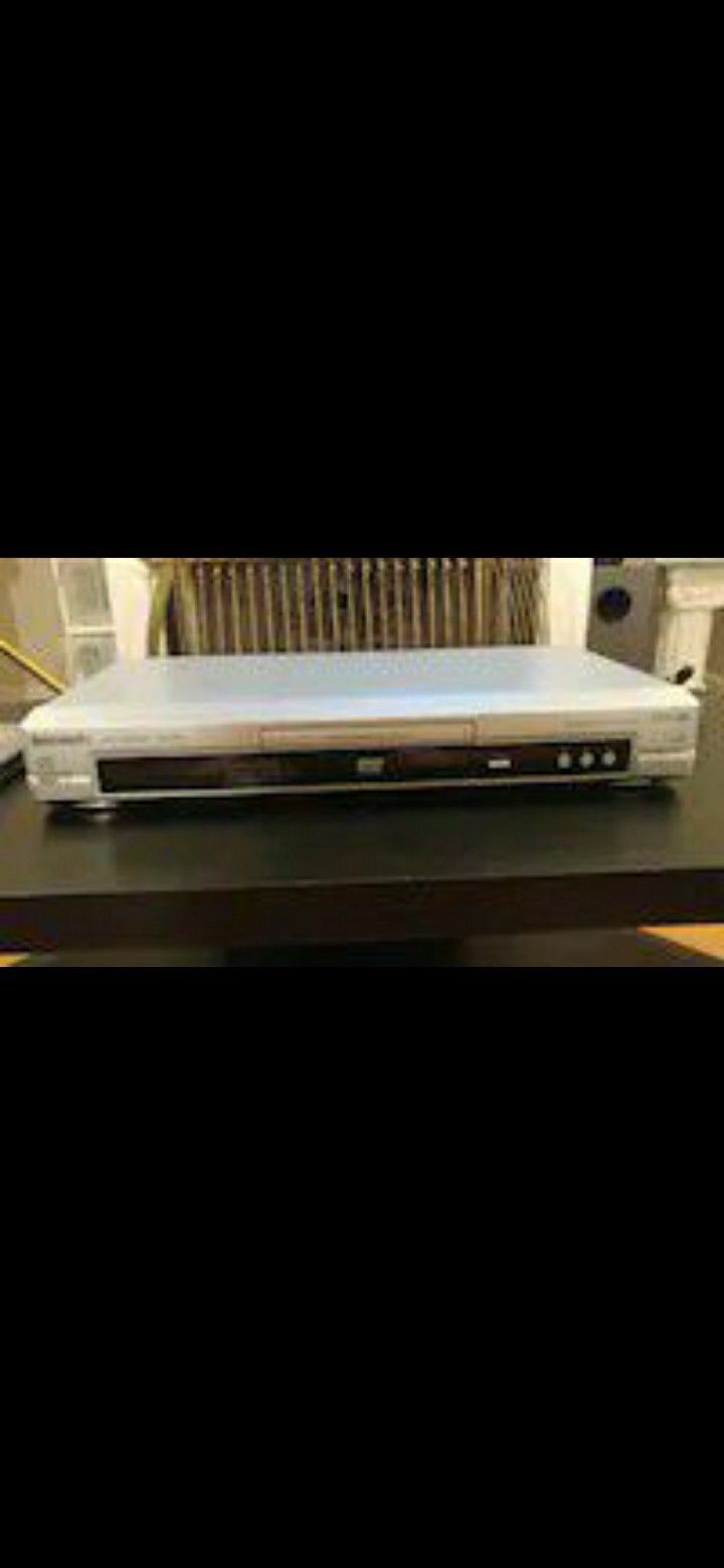 Panasonic DV/CD Player