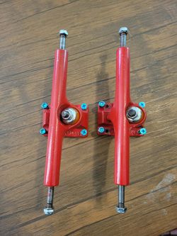 Independent 215 trucks and Independent hardware