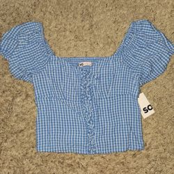 Juniors Crop Top Size Medium  NWT