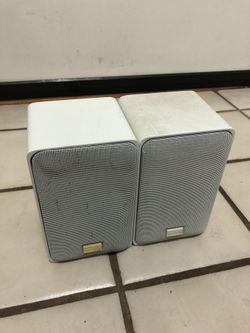 Optimus Pro X44AV Bookshelf Speakers 40-2081 White Steel 50-Watt RMS 8-Ohm