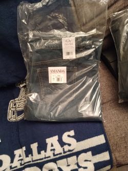 Gloria Vanderbilt Classic Rise Tapered Leg Supreme Stretch Jeans