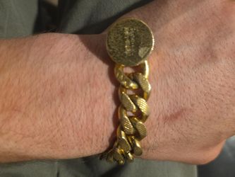 Authentic Versace Gold-Tone Cuban Link Bracelet – Medusa Medallion