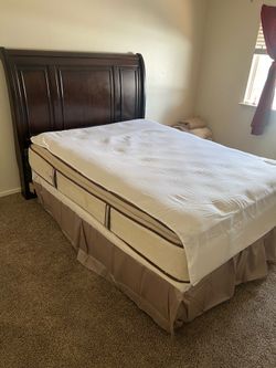 60” x 80” Queen Size Bed / Cama con Respaldo