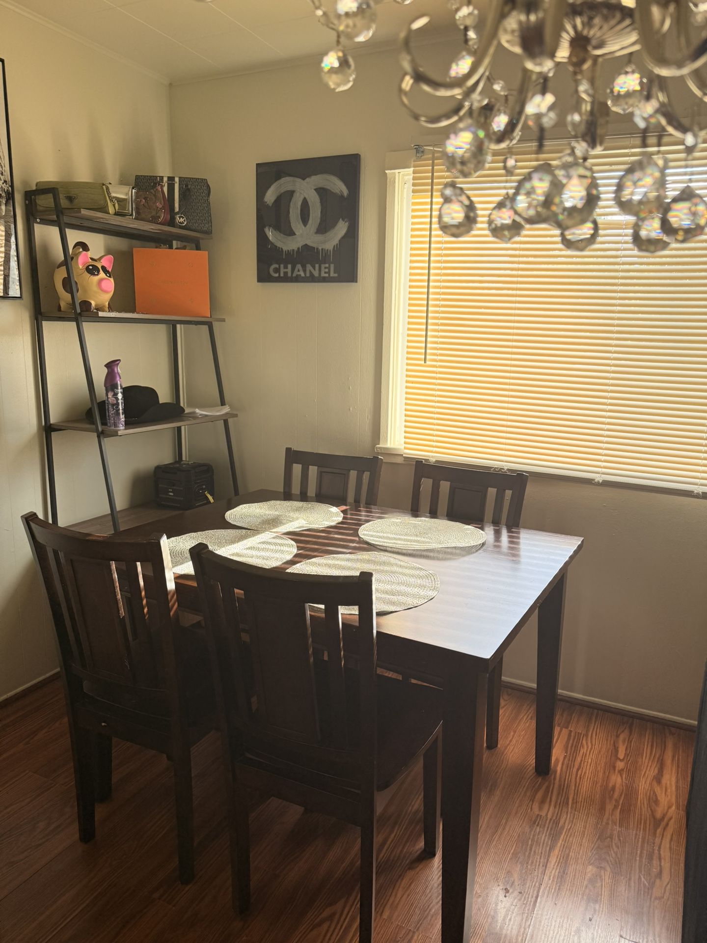 Dinning Table And 4 Chairs 