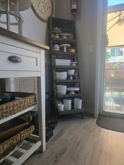 Farmhouse Stand (Dishes Not Included)