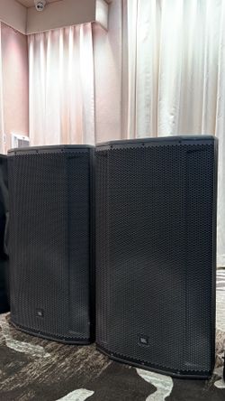 JBL SRX835 3-way speaker system + COVERS**