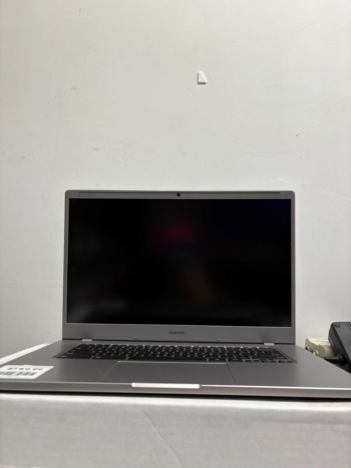 Samsung Chromebook XE350XBA 15.6* Intel Celeron 1. 1 Ghz 4GB 128GB Grade B