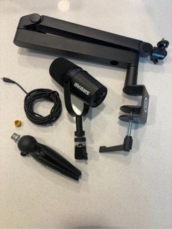 Shure MV7 Dynamic Microphone w/ Elgato Wave Mic Arm LP | USB & XLR