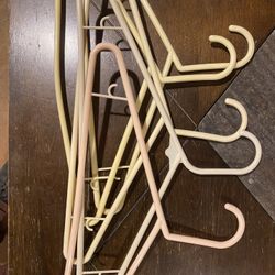 Plastic Hangers 