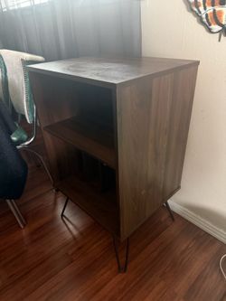 Record/turntable cabinet