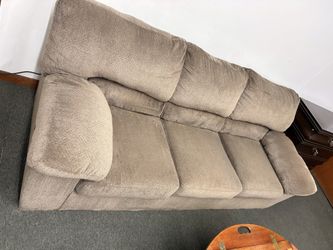 Ashley Sofa Couch – Clean, Comfortable, Priced to Move