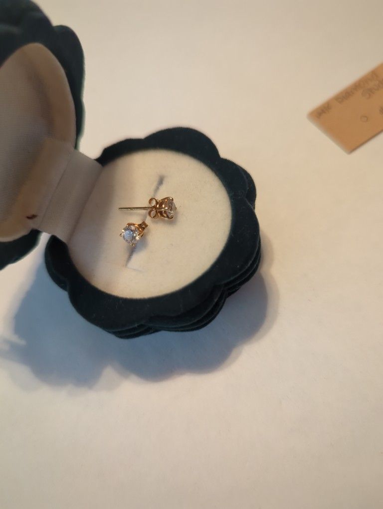 14 Karat Diamond Stud Earrings