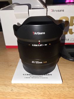 7Artisans 25mm AF F1.8 aps-C lens for Sony e-mount cameras - like new!