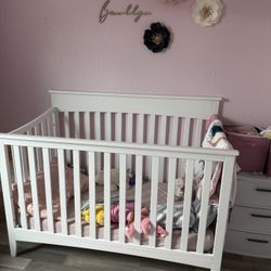 DaVinci 4 In 1 Convertible Crib-  2 Years Old 