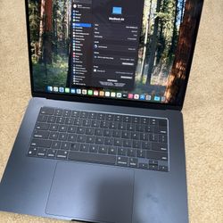 MacBook Air 15” M2 8Gb Ram 256gb SSD