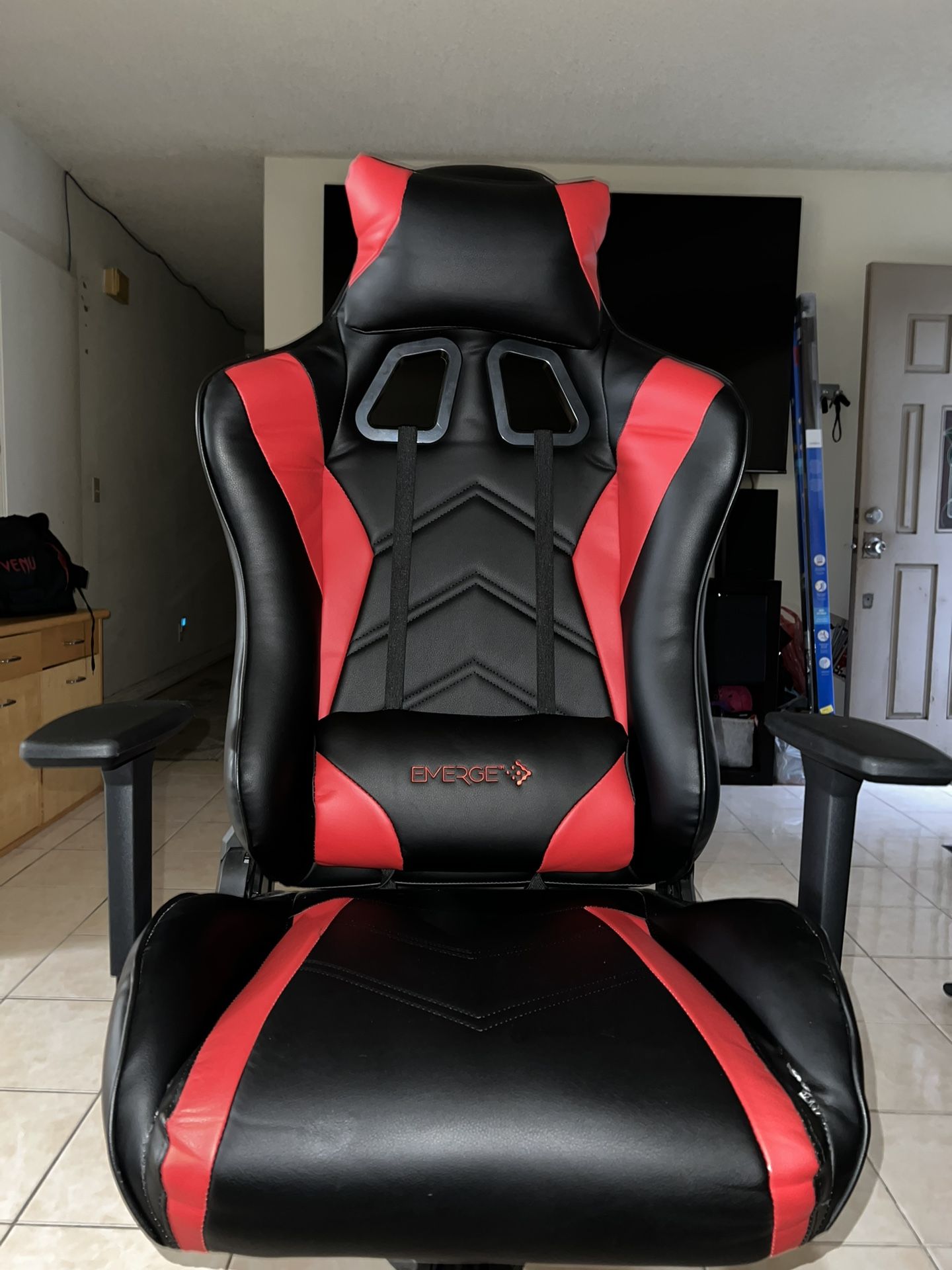 EMERGE VARTAN GAMING CHAIR