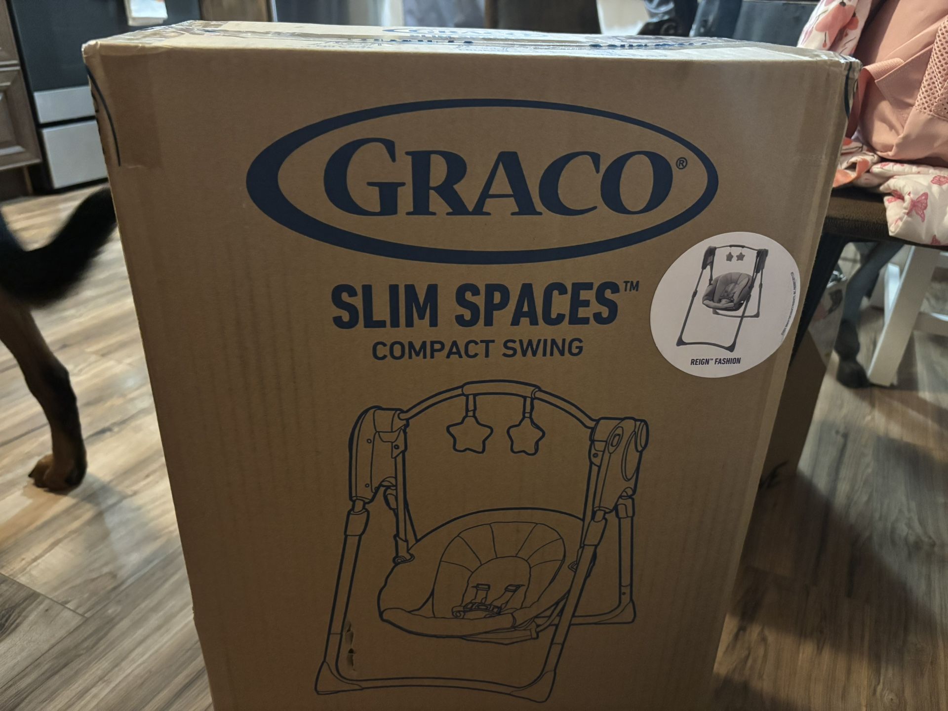 Graco slim spaces compact baby swing
