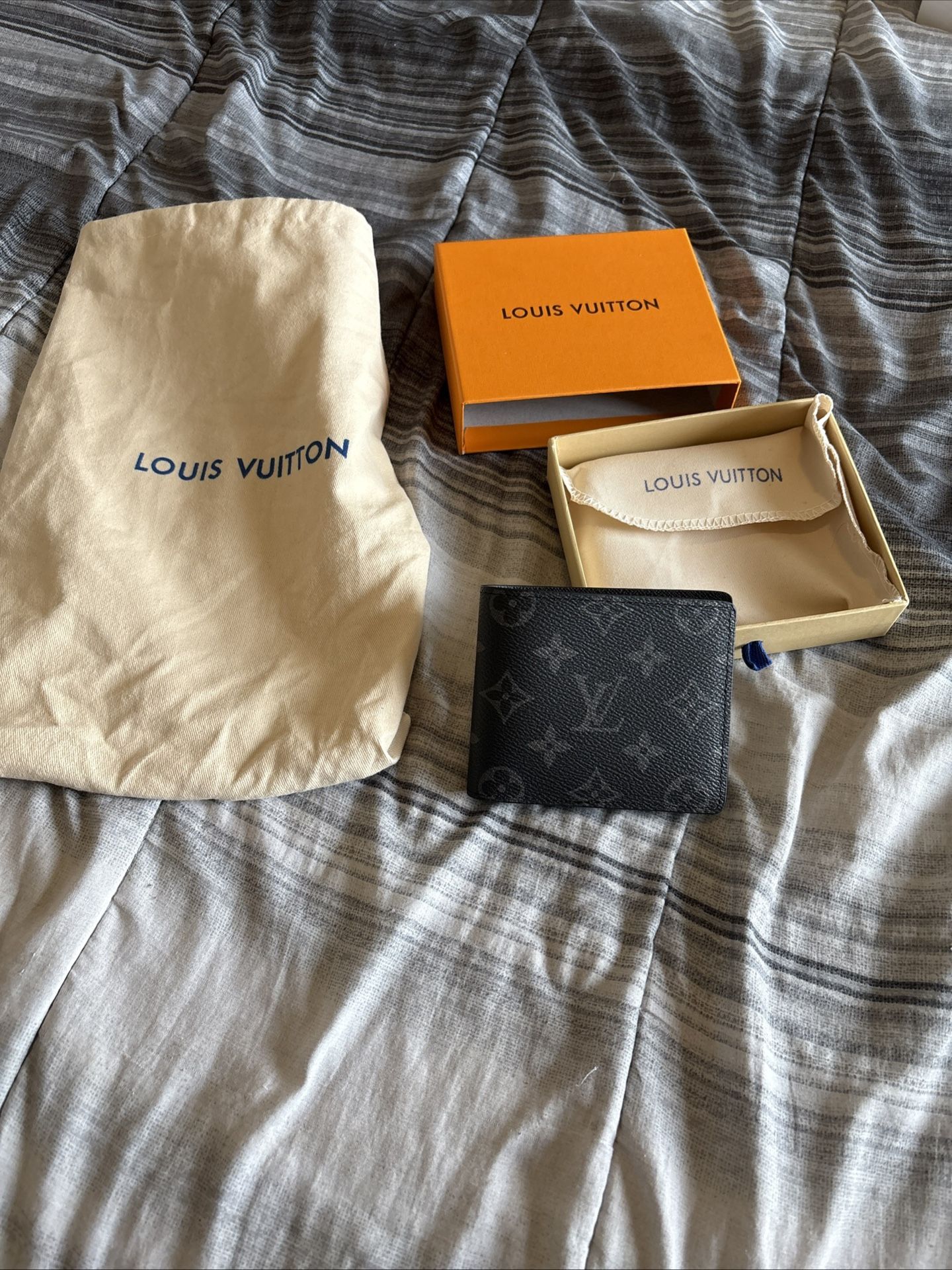 Louis Vuitton Slender Men’s Multiple Wallet