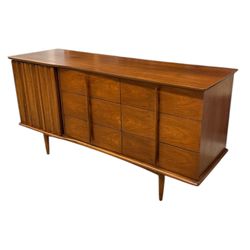 Vintage Mid Century Modern Solid Walnut 9 Drawer Dresser by United Furniture Dovetailed Drawers