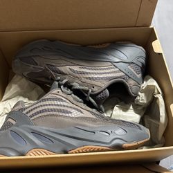 Yeezy Boost 700