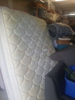 Free queen size pillow top mattress