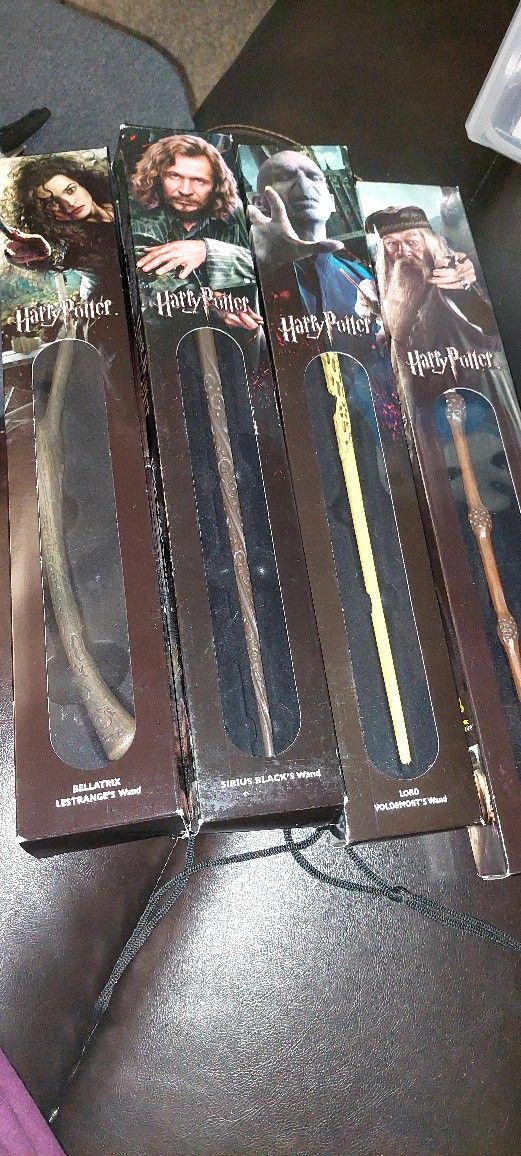 4 Harry Potter Noble Collection Wands