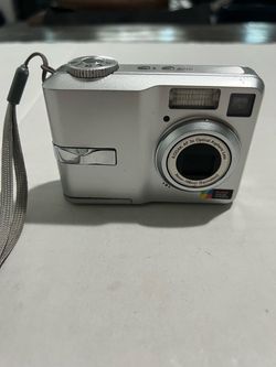 silver Kodak EasyShare C643 6.1-megapixel digital camera with a 3x optical zoom lens