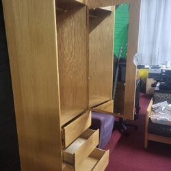 DRESSER AND WARDROBE IN ONE , VERY NICE WOOD QUALITY AND CLEAN (HOME2)

