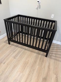 Baby Crib - Black standard size Adjustable