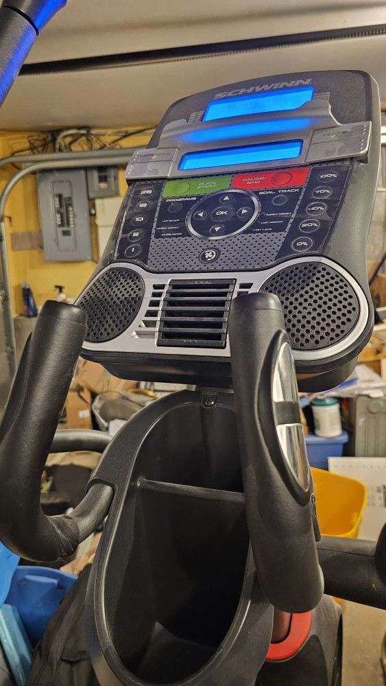 Schwinn 470 Journey 4.5 Precision Path Elliptical for Sale in