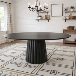 Rare Oval Dining Table! DELIVERY AVAILABLE