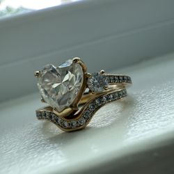 14K Yellow Gold Heart Moissanite Engagement Ring Set – Charles & Colvard Forever One – Size 5.5