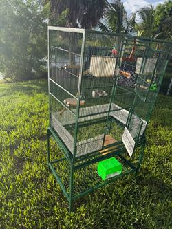 Bird cage with wheels