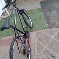 Mountain Bike 26inch 18speed ROADMASTER NEW  TIRES EVERYTHING IS PERFECT 