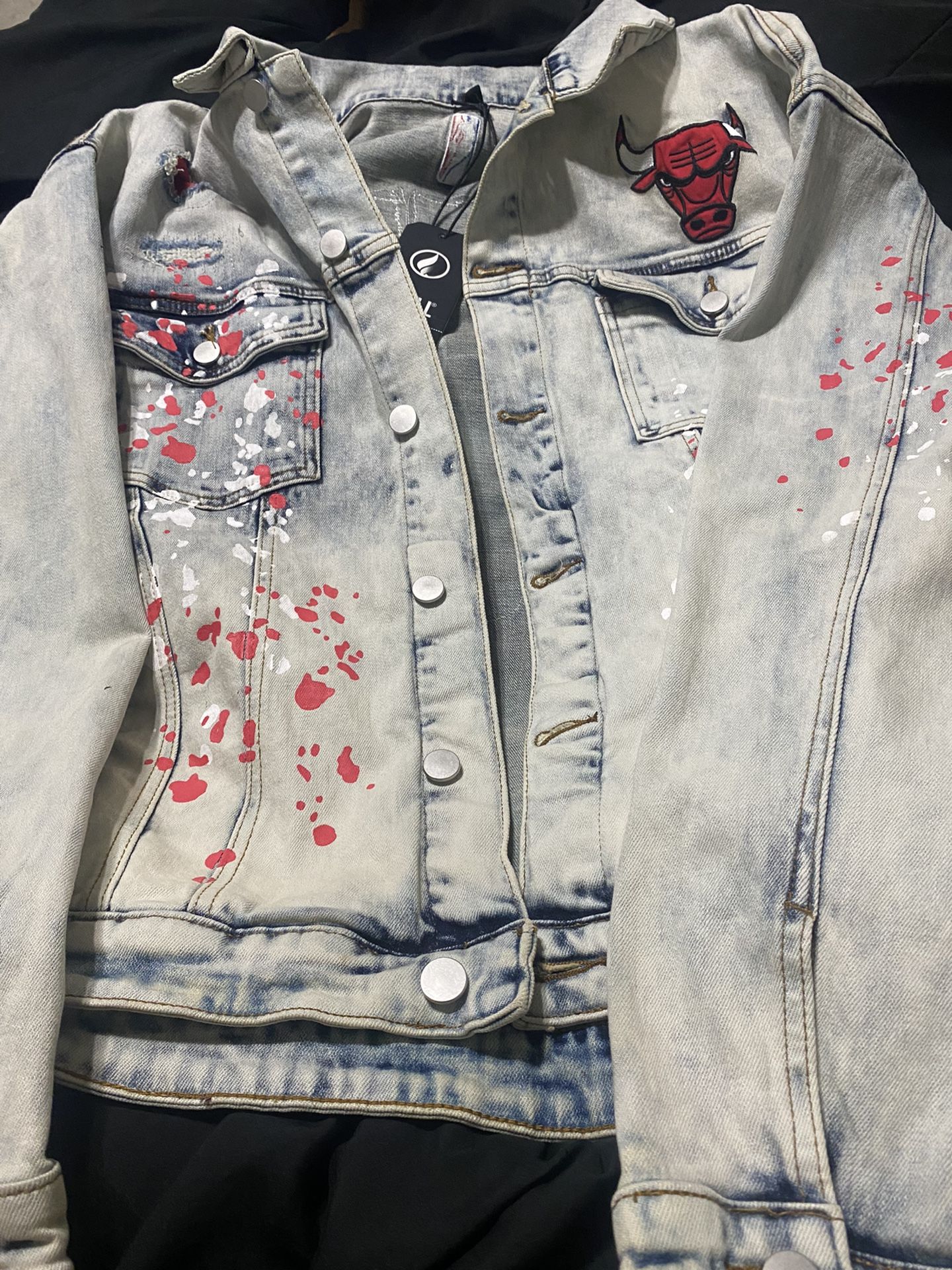 FISLL Men’s chicago bulls icecicle patch denim jacket