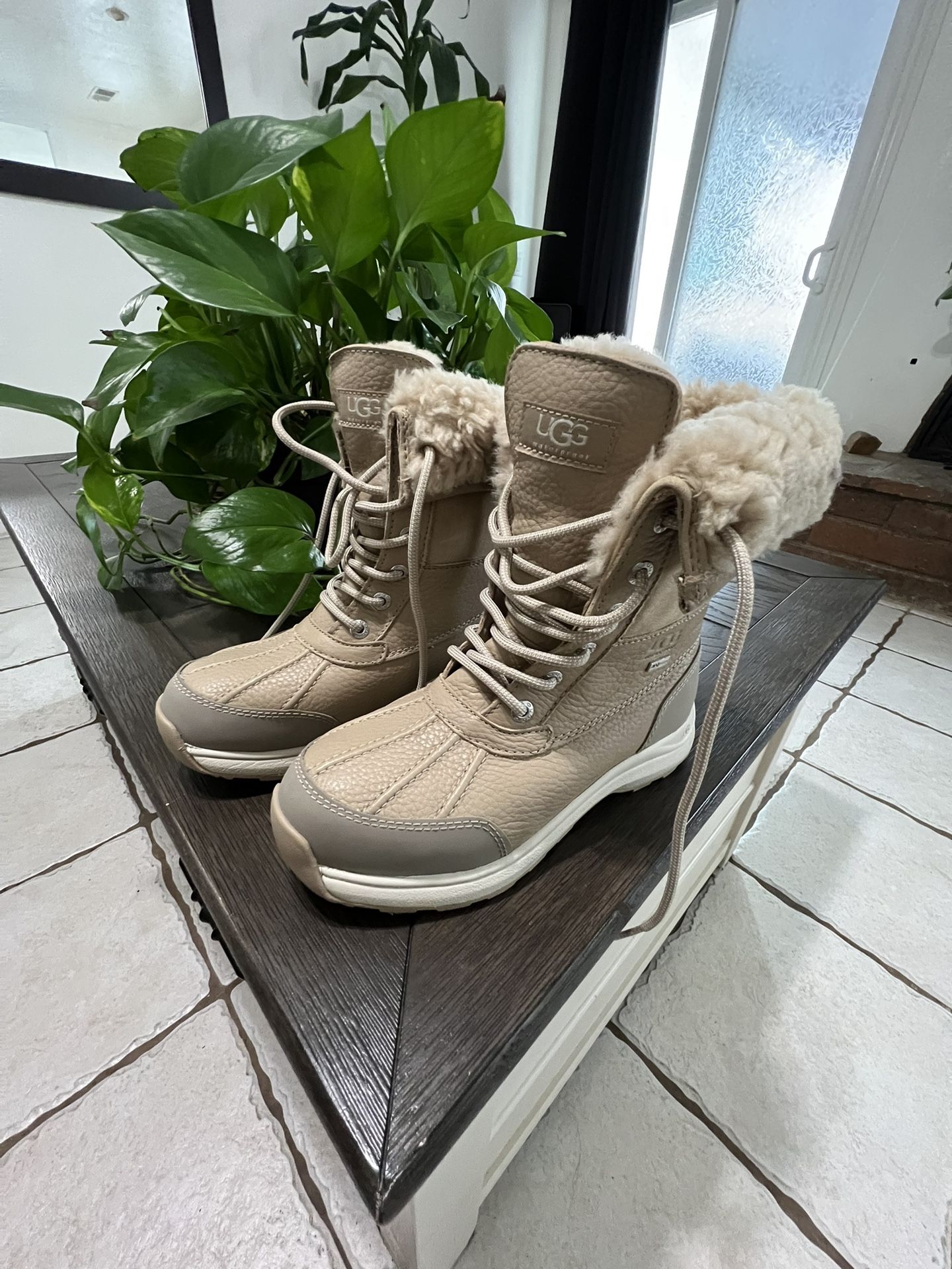 UGG Women's Adirondack III Boot Woman’s Size 5.5