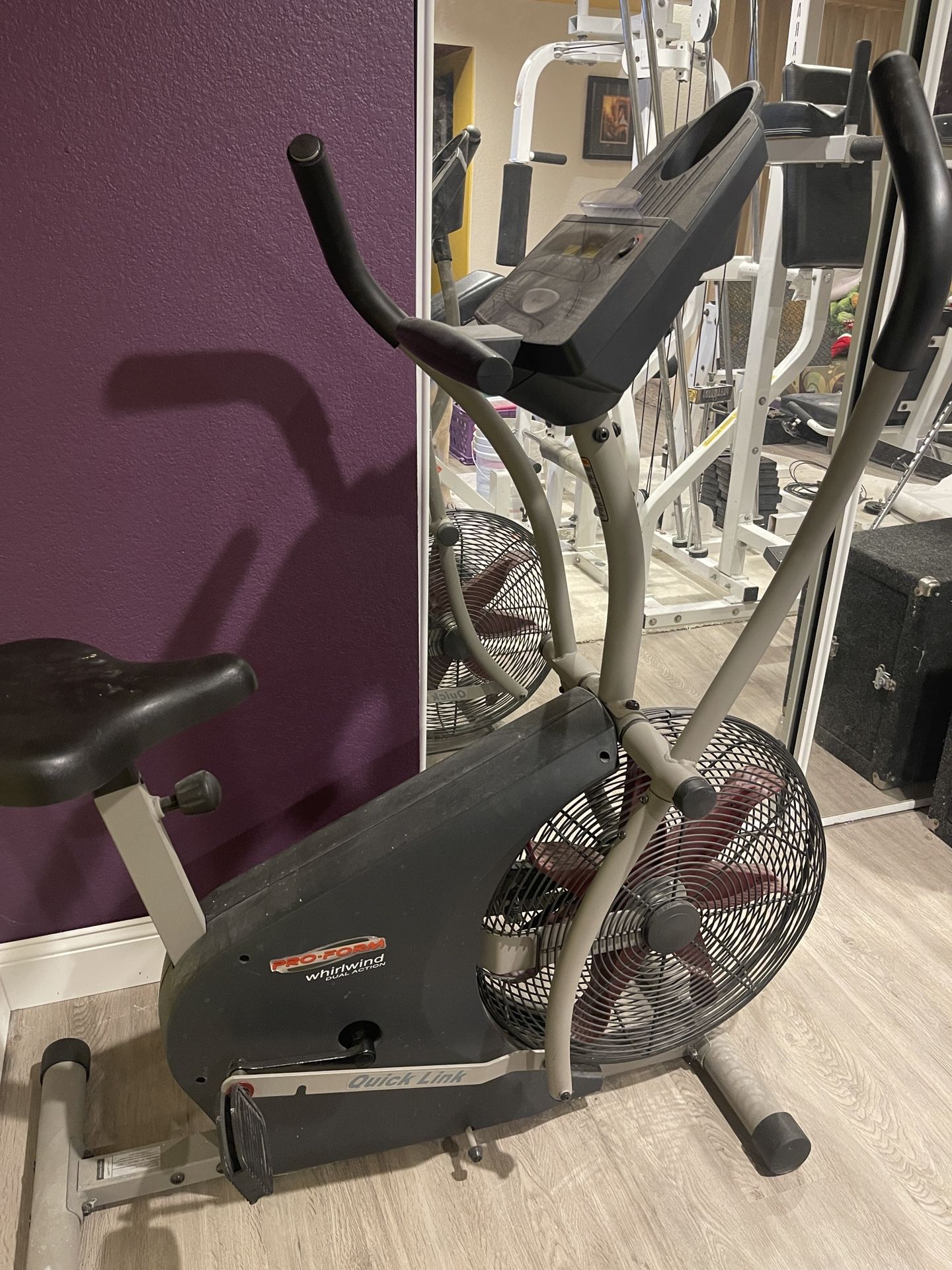 Pro Form Exercise Bike . Electronic Display & Heart Rate Button . Like New