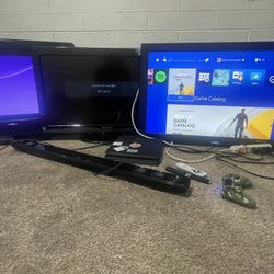 PS4 Slim With 3 TVs With Two Roku Sticks 