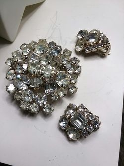La Roco - Vintage 3-piece Brooch and Earrings Set