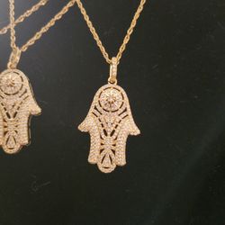 Hamza Pendant And Chain
