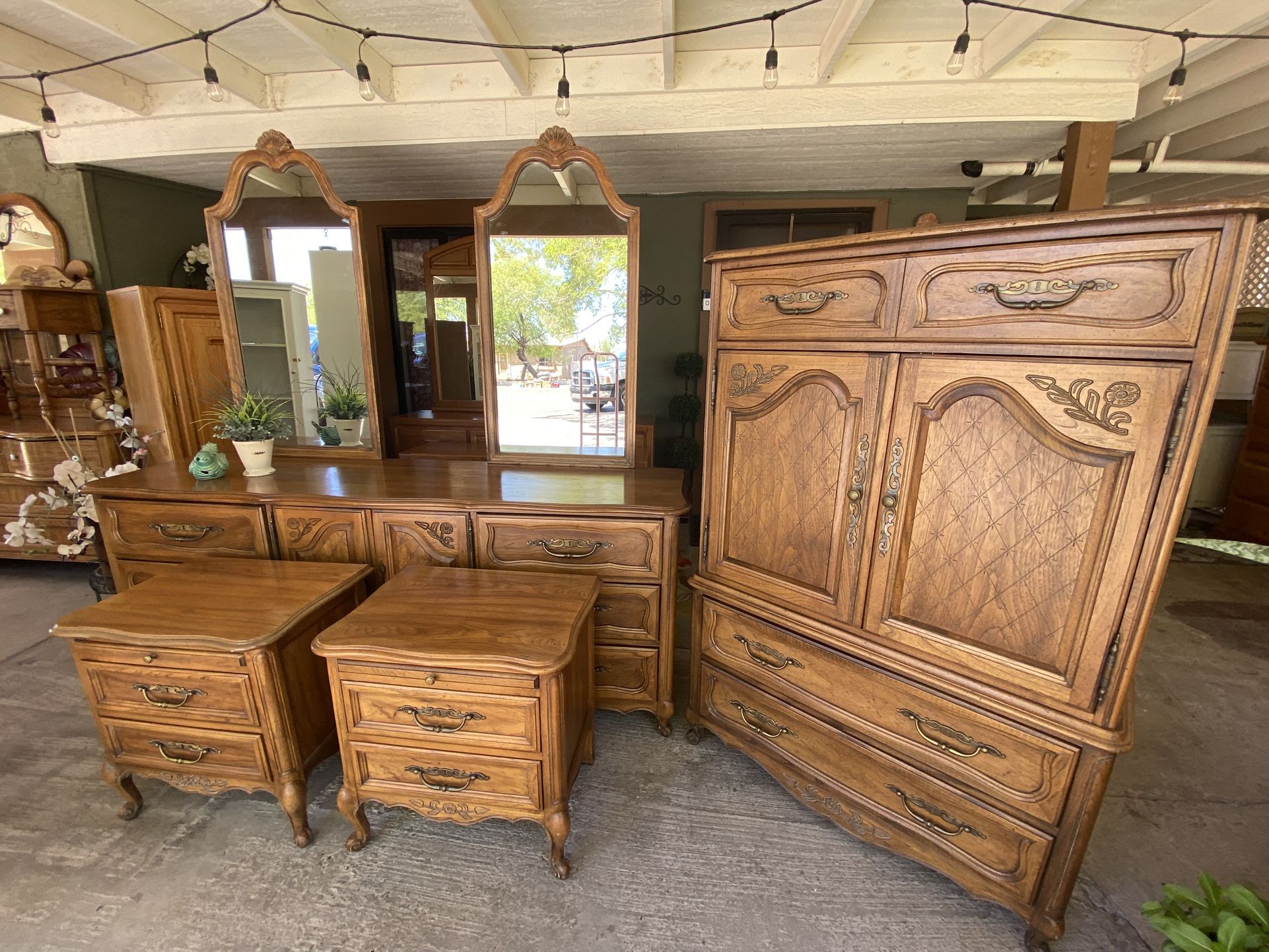 Gorgeous Bedroom Set