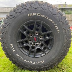 16” Toyota Tacoma TRD Pro Wheels with 285/75/16 BFG KO2 Tires