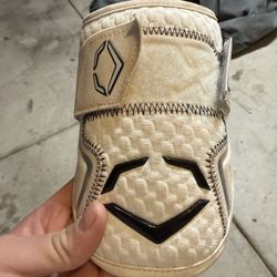 Evo Shield Elbow Guard 